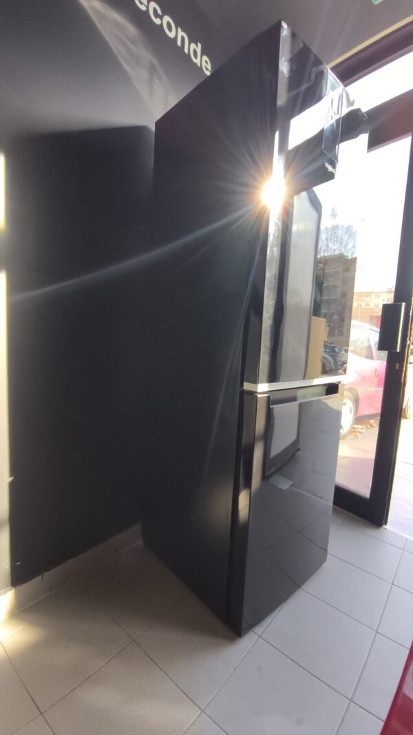 Réfrigérateur Whirlpool noir