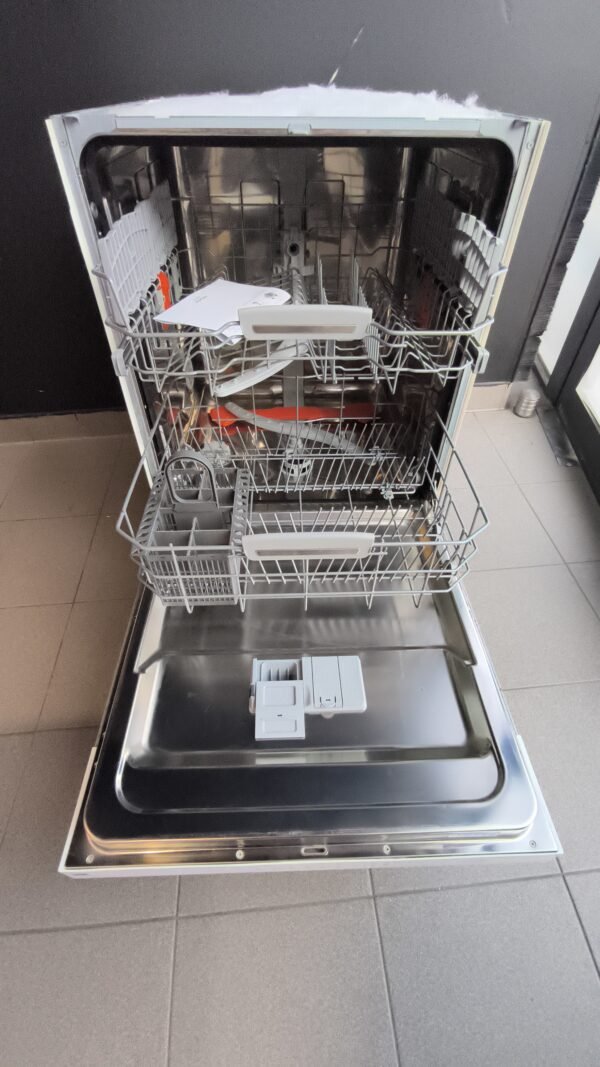 Lave vaisselle semi encastrable