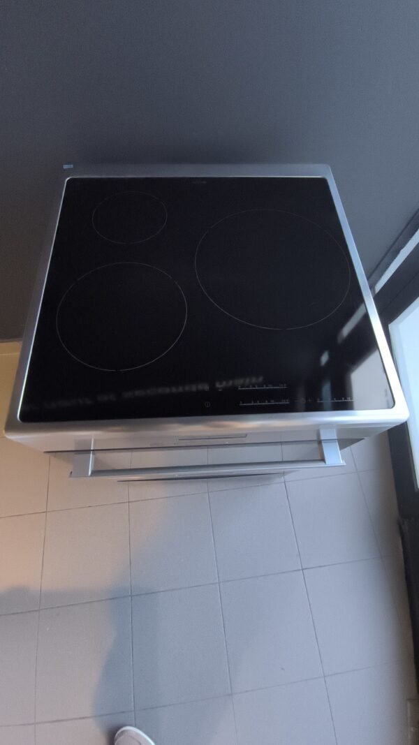Cuisinière induction Electrolux
