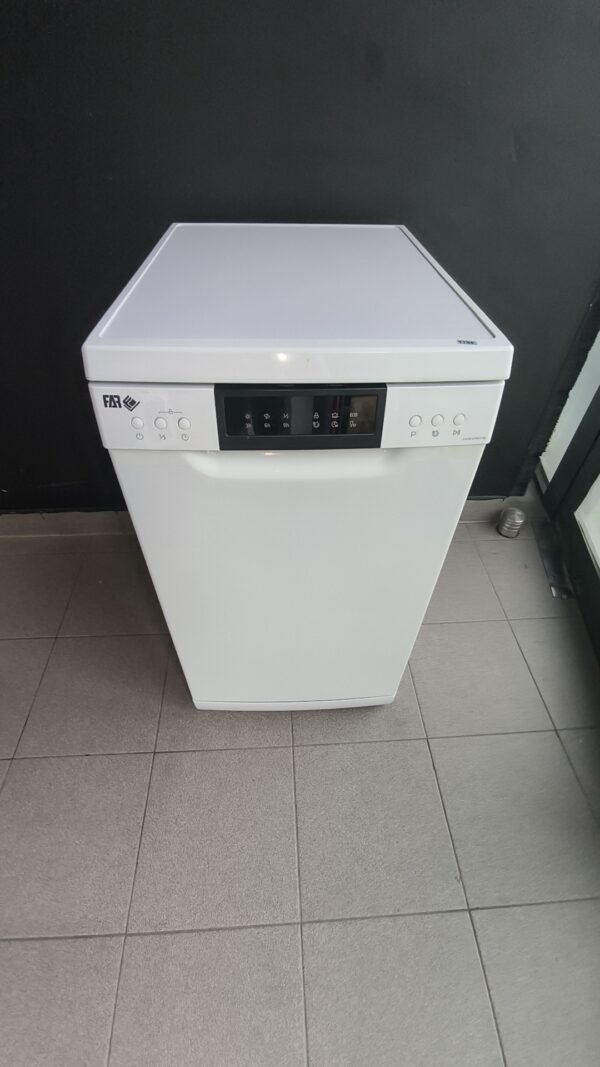 Lave vaisselle Far 45 cm de largeur