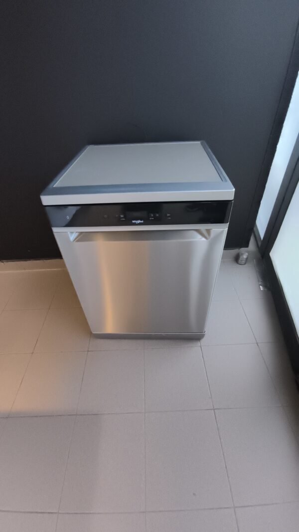 Lave vaisselle Whirlpool gris