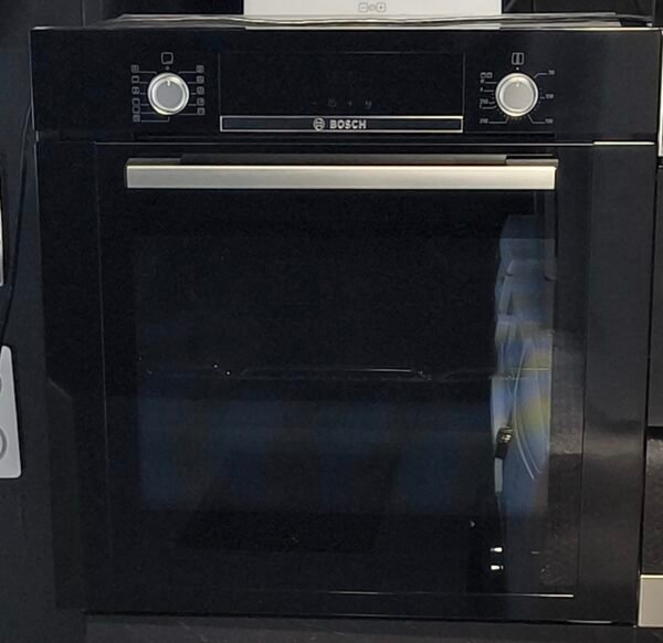 Four encastrable Bosch noir pyrolyse