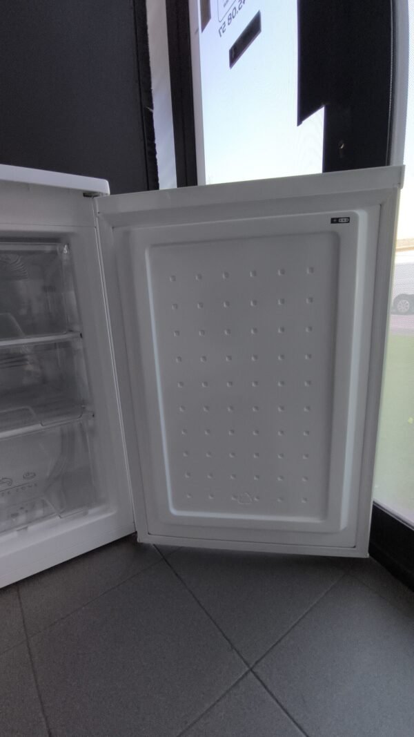 Congélateur armoire essentielB