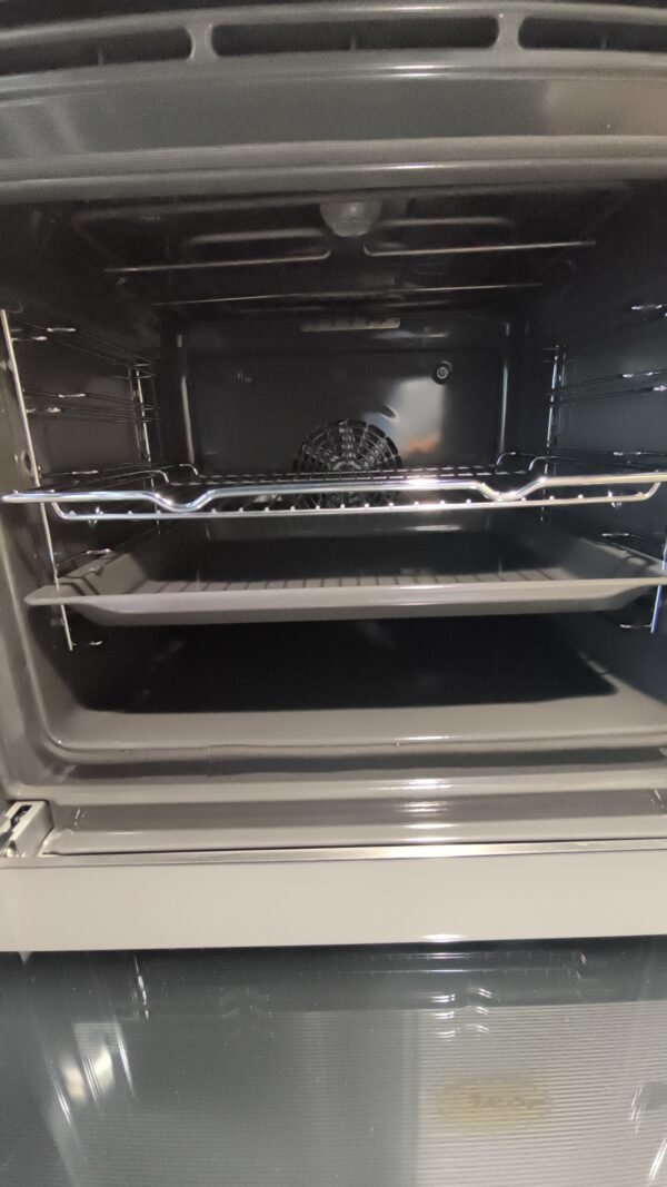 Four encastrable Bosch noir pyrolyse