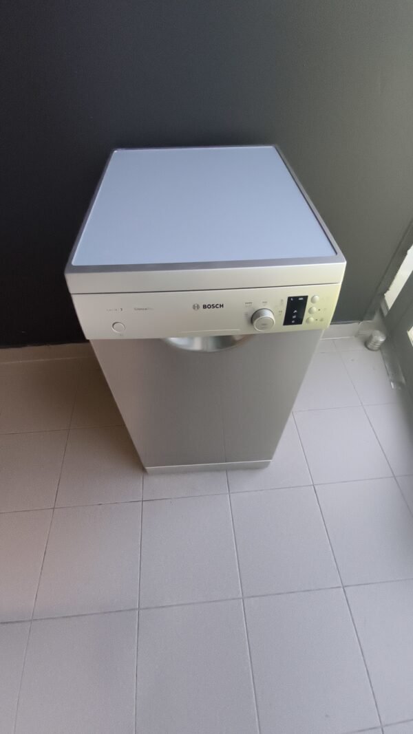Lave vaisselle Bosch inox 45 cm de largeur