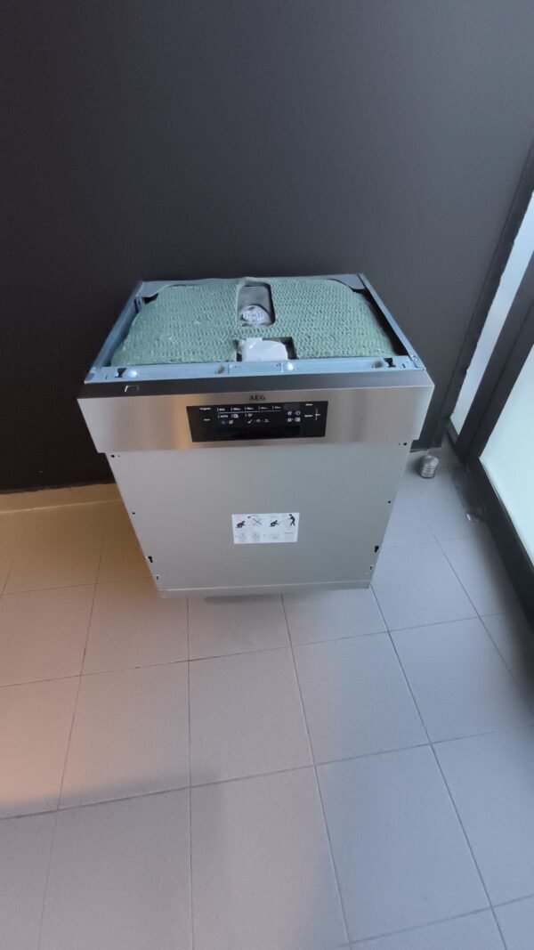 Lave vaisselle semi encastrable AEG