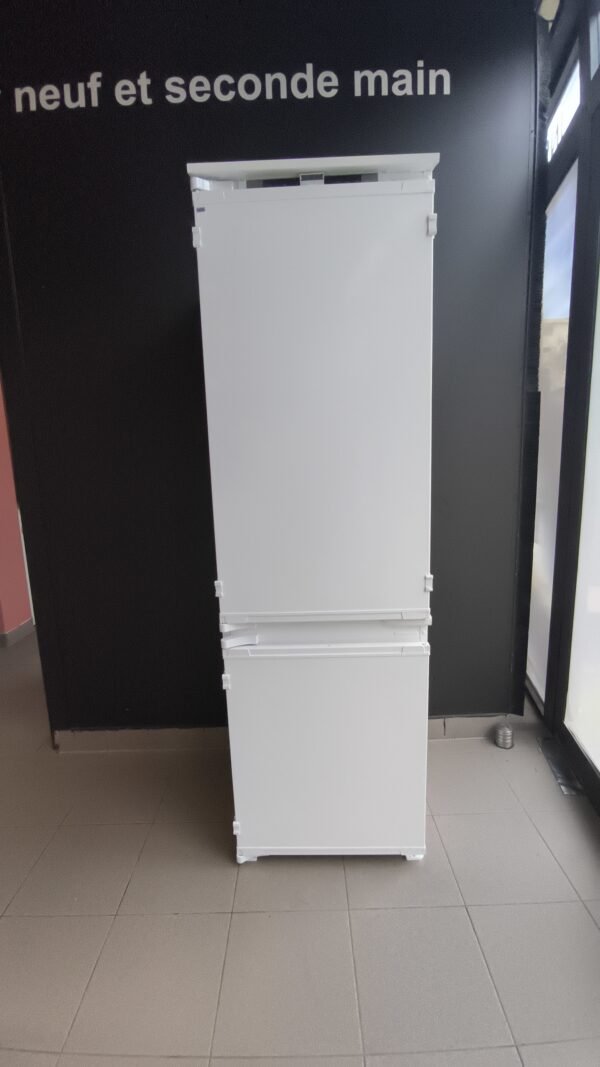 Réfrigérateur encastrable beko